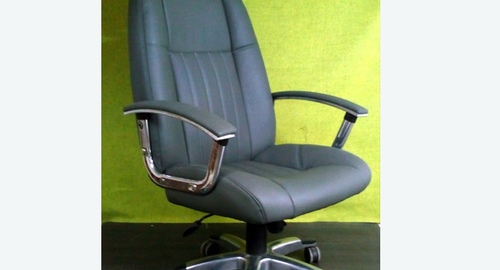 Перетяжка офисного кресла кожей. Саранск